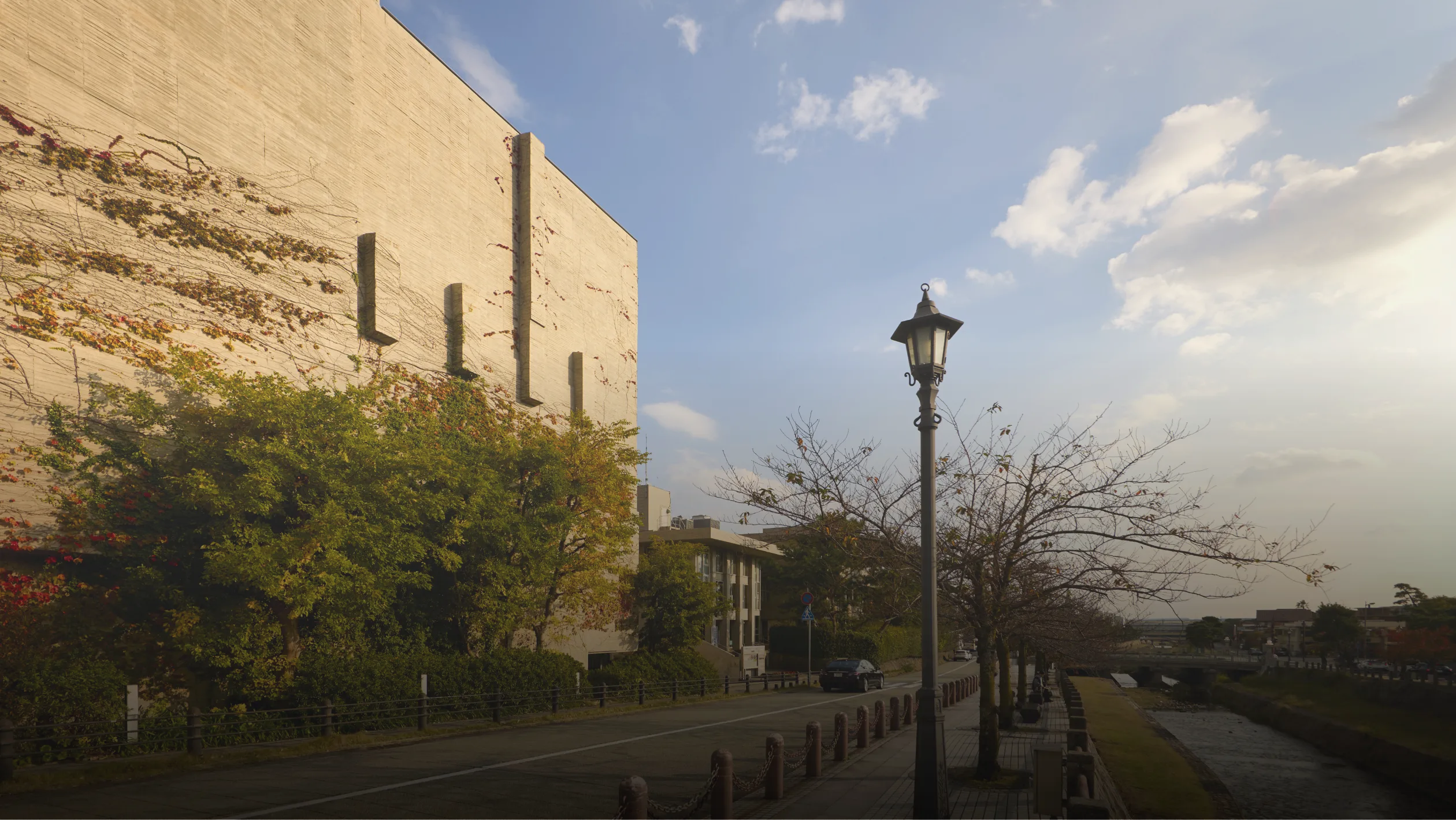 現地周辺の街並み