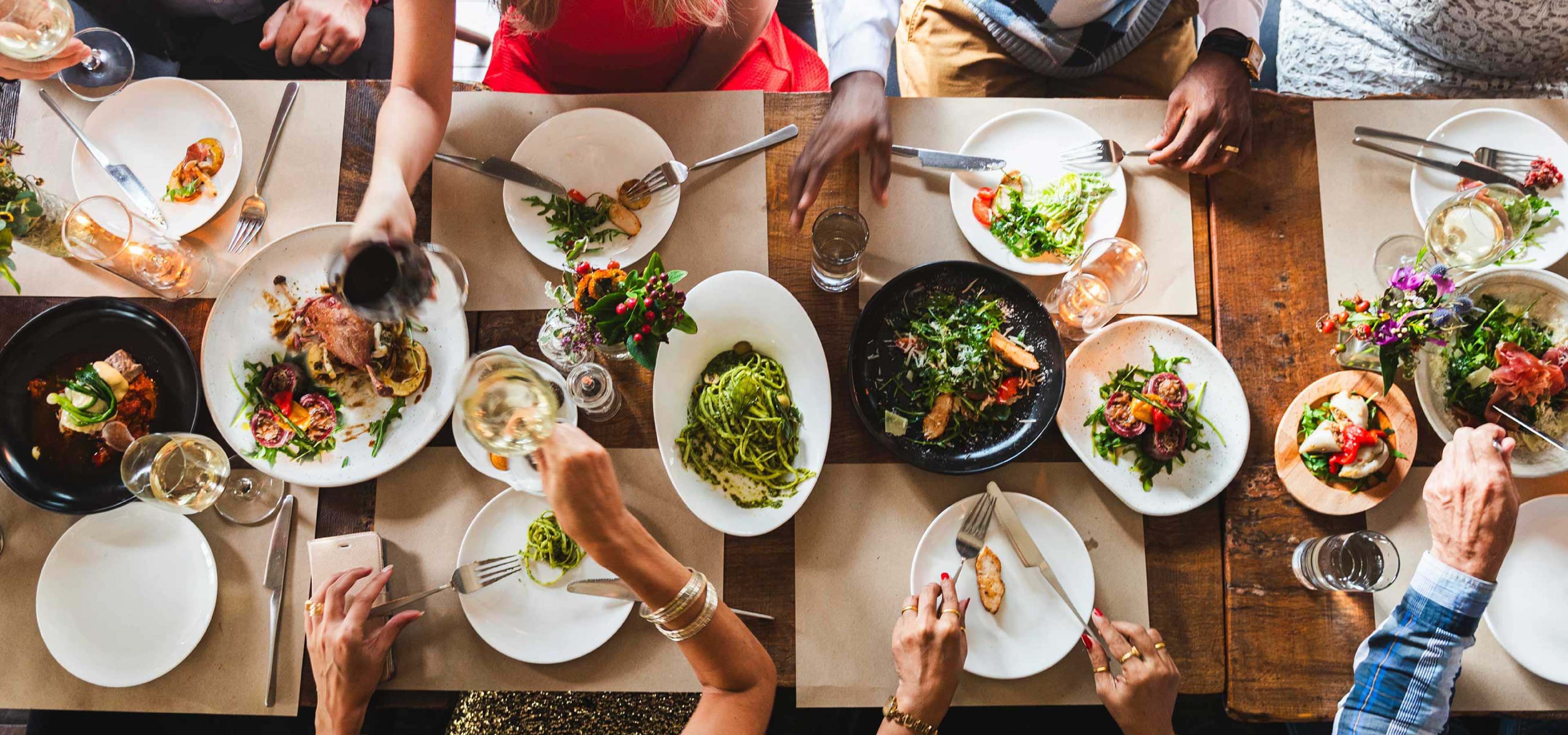 上から見た食事風景