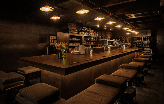 洋食堂 葡萄（徒歩1分／約70m）