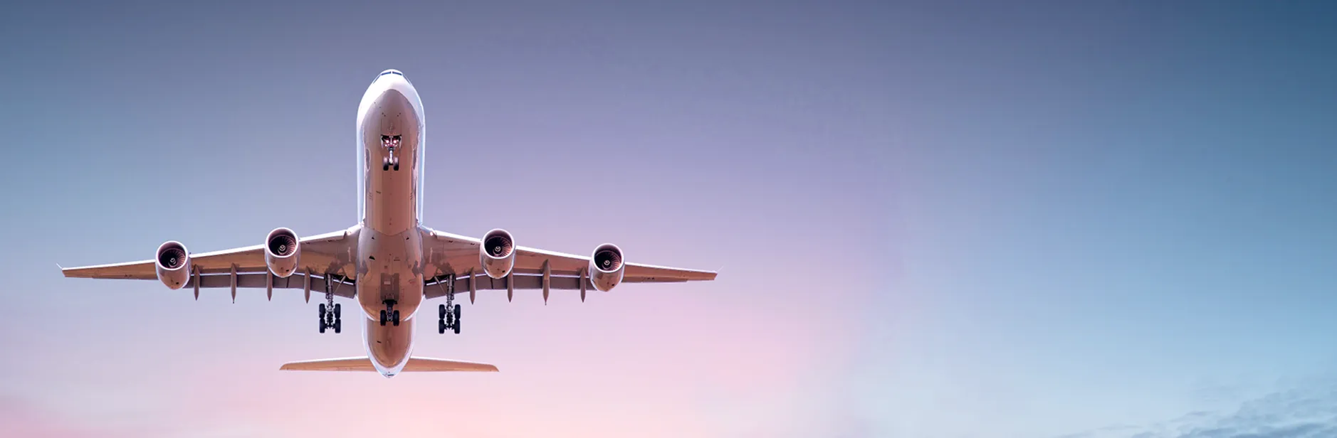 飛行中の旅客機（イメージ写真）