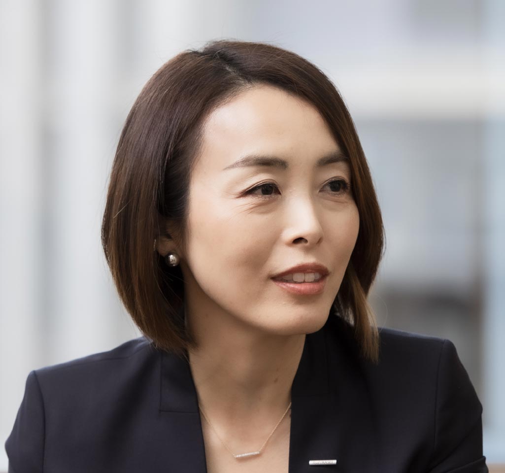 逆井 温子氏