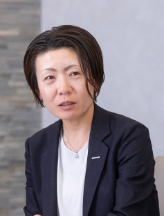 H氏