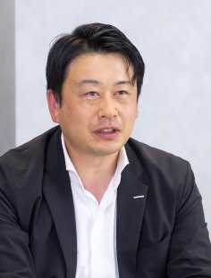 C氏